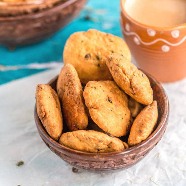 Novelty Sweets Namkeen Masala Matthi | Indian Snacks | Pack of 300 gm
